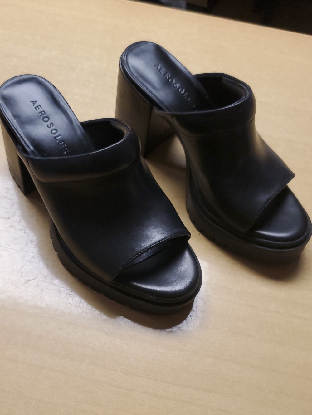 AEROSOLES Black Chunky Leather Platform Mule Heels Size 5